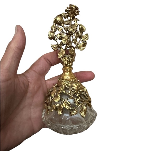 Antique Matson Ormolu Rose Filigree 6" Perfume Bottle w/ Glass Stopper/Dauber - Picture 7 of 8